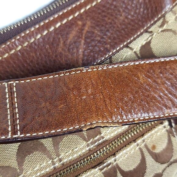 Vintage Coach Signature C Monogram Crossbody Bag - Picture 4 of 16